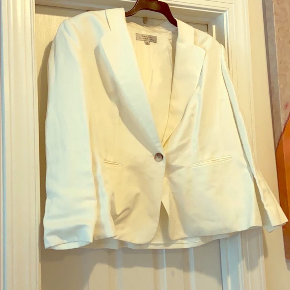 Tahari one-button jacket